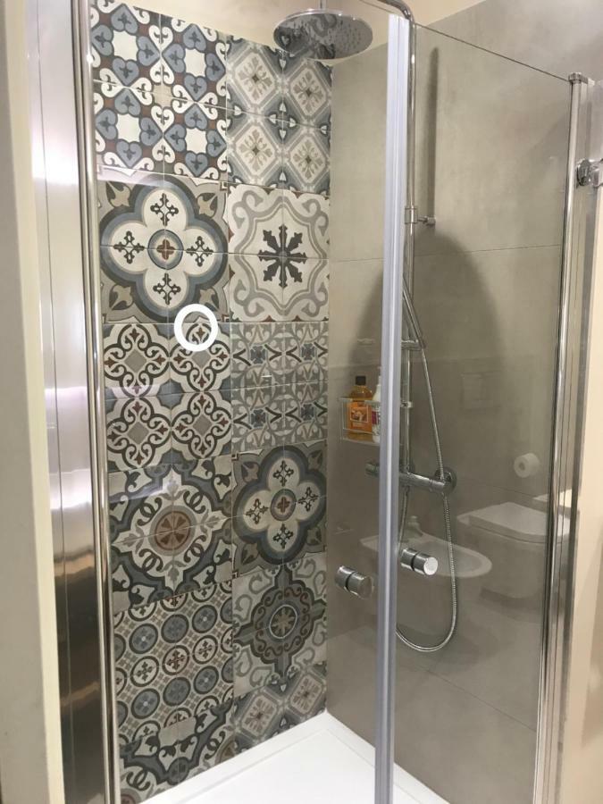 70'S Luxury Cavour Lägenhet Bari Exteriör bild